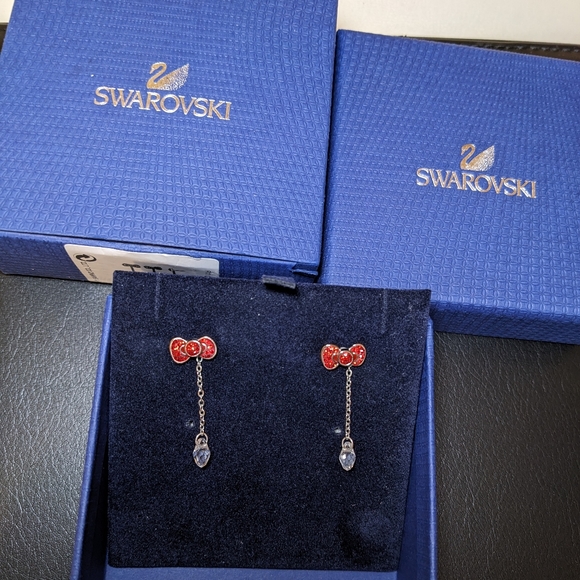Swarovski Hello Kitty Crystal Earrings Limited Edition - Picture 6 of 6